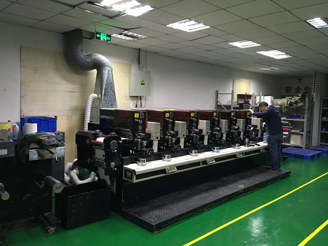 华达卷筒7+1印刷机